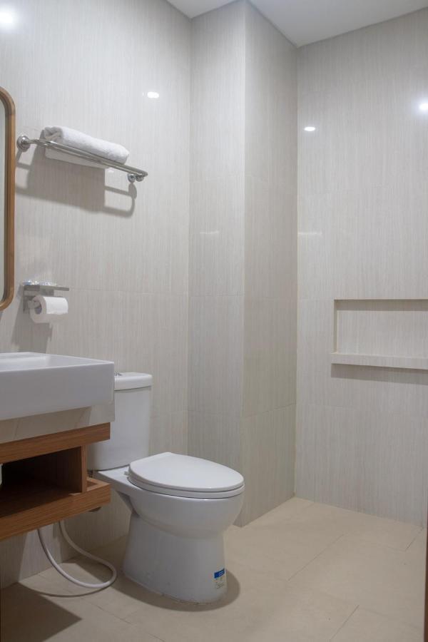Adotel Giacarta Esterno foto